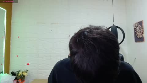 E L I A S online show from December 12, 2024, 3:32 am