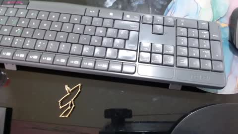 E L I A S online show from December 12, 2024, 6:36 am