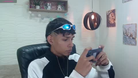 E L I A S online show from January 7, 2025, 5:12 am