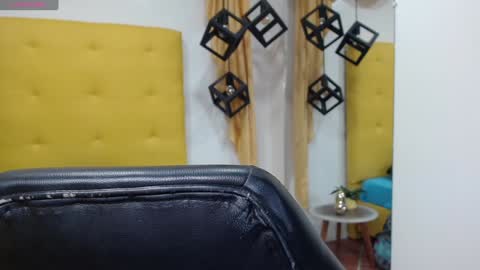 E L I A S online show from January 9, 2025, 4:30 am