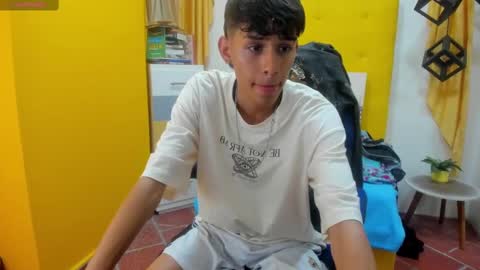 E L I A S online show from February 14, 2025, 4:04 am