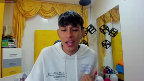 E L I A S online show from February 25, 2025, 3:42 am