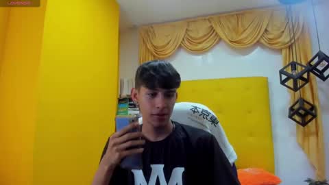 E L I A S online show from February 25, 2025, 6:47 am