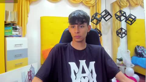 E L I A S online show from February 26, 2025, 3:42 am