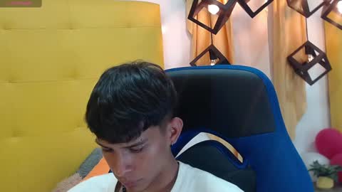 E L I A S online show from March 11, 2025, 7:58 am