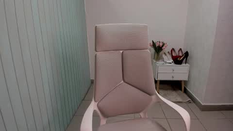 Snapshot of elieiza_xo chatting on September 19, 2025, 4:14 am elieiza_xo online show from September 19, 2025, 4:14 am