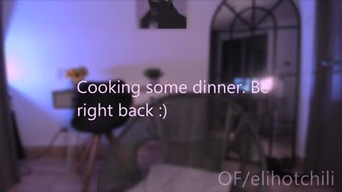 Snapshot of elihotchili chatting on January 16, 2025, 1:37 am Eli online show from January 16, 2025, 1:37 am