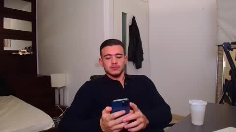 ElijahThorne online show from November 24, 2025, 5:29 am