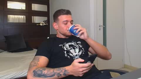 ElijahThorne online show from January 19, 2026, 5:11 am