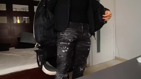 ElijahThorne online show from February 24, 2026, 6:33 am