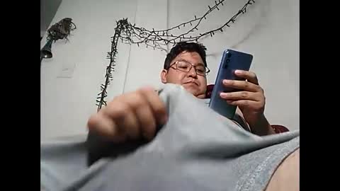 Snapshot of elimposstor chatting on December 3, 2024, 3:09 am elimposstor online show from December 3, 2024, 3:09 am