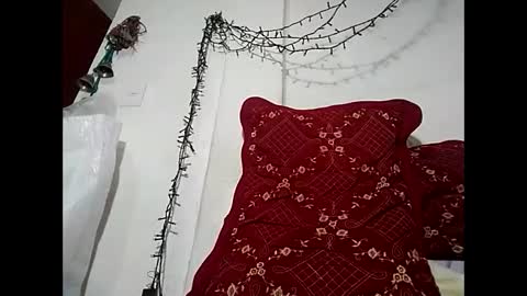 Snapshot of elimposstor chatting on December 5, 2024, 2:42 am elimposstor online show from December 5, 2024, 2:42 am