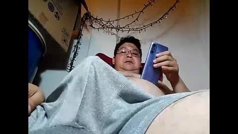 Snapshot of elimposstor chatting on December 15, 2024, 4:04 pm elimposstor online show from December 15, 2024, 4:04 pm