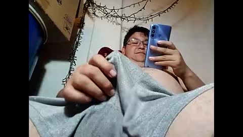 Snapshot of elimposstor chatting on December 15, 2024, 10:37 pm elimposstor online show from December 15, 2024, 10:37 pm