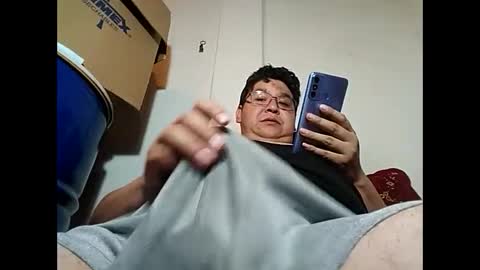 Snapshot of elimposstor chatting on December 22, 2024, 12:07 am elimposstor online show from December 22, 2024, 12:07 am