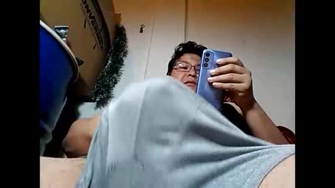 Snapshot of elimposstor chatting on January 3, 2025, 1:25 pm elimposstor online show from January 3, 2025, 1:25 pm