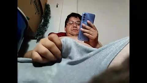 Snapshot of elimposstor chatting on January 7, 2025, 2:31 am elimposstor online show from January 7, 2025, 2:31 am