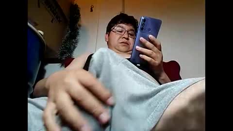 Snapshot of elimposstor chatting on January 11, 2025, 2:47 pm elimposstor online show from January 11, 2025, 2:47 pm