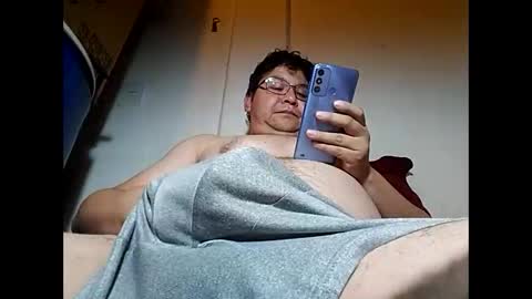 Snapshot of elimposstor chatting on January 15, 2025, 2:17 am elimposstor online show from January 15, 2025, 2:17 am