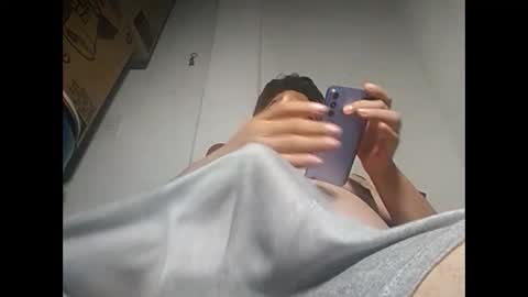 Snapshot of elimposstor chatting on February 7, 2025, 1:01 pm elimposstor online show from February 7, 2025, 1:01 pm