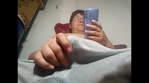 Snapshot of elimposstor chatting on February 17, 2025, 12:10 am elimposstor online show from February 17, 2025, 12:10 am