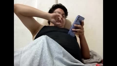 Snapshot of elimposstor chatting on October 5, 2025, 1:04 am elimposstor online show from October 5, 2025, 1:04 am