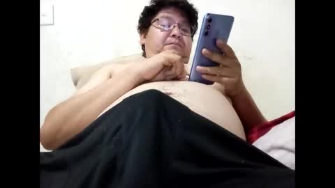 Snapshot of elimposstor chatting on October 19, 2025, 8:09 pm elimposstor online show from October 19, 2025, 8:09 pm