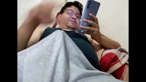 Snapshot of elimposstor chatting on December 5, 2025, 12:25 pm elimposstor online show from December 5, 2025, 12:25 pm