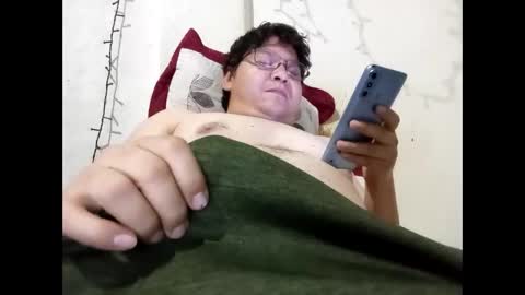 Snapshot of elimposstor chatting on January 15, 2026, 6:29 am elimposstor online show from January 15, 2026, 6:29 am