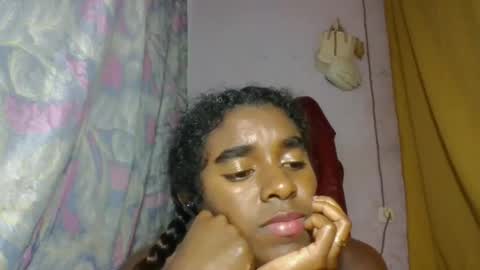 elina981 online show from April 15, 2026, 10:10 pm