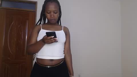 Snapshot of elina_gee chatting on September 18, 2025, 8:49 am elina_gee online show from September 18, 2025, 8:49 am