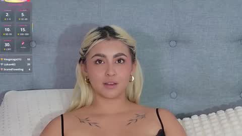 Snapshot of elina_hills chatting on November 4, 2025, 9:58 pm Elina online show from November 4, 2025, 9:58 pm