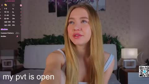 Elina online show from December 15, 2025, 1:32 am