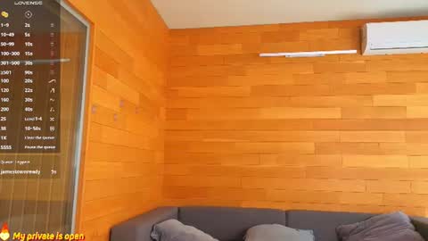Snapshot of elina_wilgauch chatting on July 14, 2026, 1:08 am Elina online show from July 14, 2026, 1:08 am