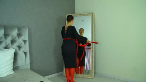 ElinaBellucci online show from March 17, 2026, 4:28 am