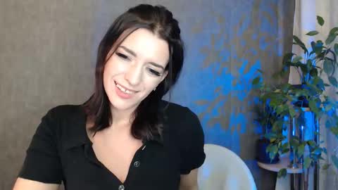 Snapshot of elinapretty chatting on November 10, 2025, 11:04 pm Elina online show from November 10, 2025, 11:04 pm