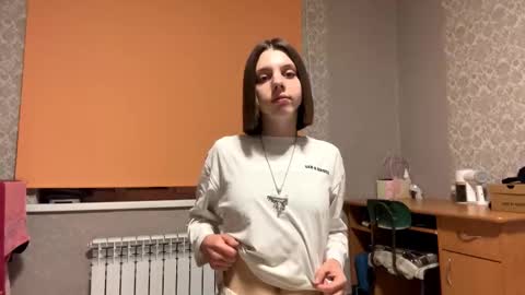 Elisa online show from October 21, 2025, 6:08 pm