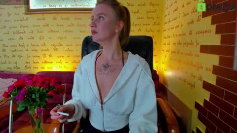 Snapshot of elinor_faith chatting on October 24, 2025, 1:18 pm elinor_faith online show from October 24, 2025, 1:18 pm