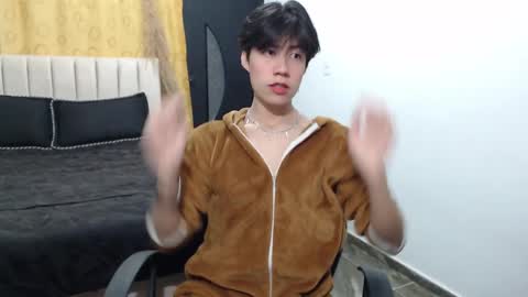 Snapshot of elio_collem chatting on December 6, 2024, 8:05 am ELIO online show from December 6, 2024, 8:05 am