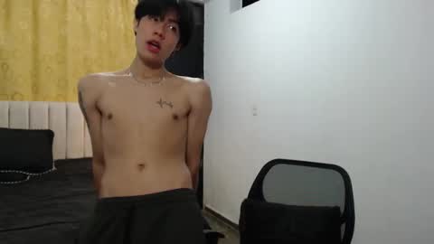 Snapshot of elio_collem chatting on February 9, 2025, 8:44 am ELIO online show from February 9, 2025, 8:44 am