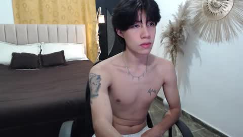 Snapshot of elio_collem chatting on November 7, 2025, 8:14 am ELIO online show from November 7, 2025, 8:14 am