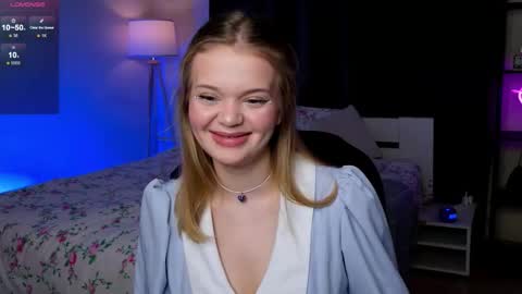 Snapshot of elioraa_ chatting on January 14, 2026, 3:06 pm Elly online show from January 14, 2026, 3:06 pm