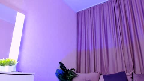 Snapshot of elis_miracle chatting on December 17, 2024, 11:17 am Elizabeth online show from December 17, 2024, 11:17 am