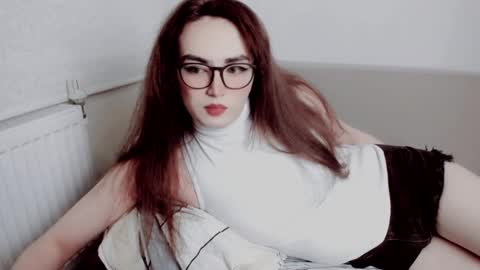 Snapshot of elisa_2001 chatting on October 8, 2025, 10:51 pm Liza online show from October 8, 2025, 10:51 pm