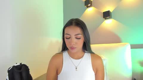 Snapshot of elisa_castrillon chatting on June 3, 2026, 8:36 pm Elisa online show from June 3, 2026, 8:36 pm