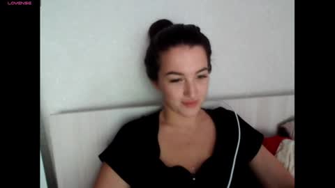 elisa_dove208 online show from September 24, 2025, 4:05 am