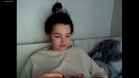 elisa_dove208 online show from November 14, 2025, 6:01 am