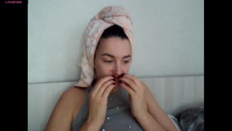 elisa_dove208 online show from December 16, 2025, 5:45 am