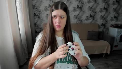 Aletta Oushen online show from October 2, 2025, 8:21 am