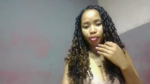 elisabethee online show from May 8, 2026, 12:32 pm